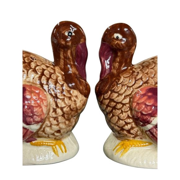 Fine Ceramic Turkey Salt and Pepper Shaker Set of 2 - Picture 7 of 16
